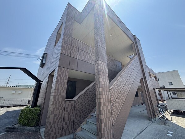 コンフォール アイの物件外観写真